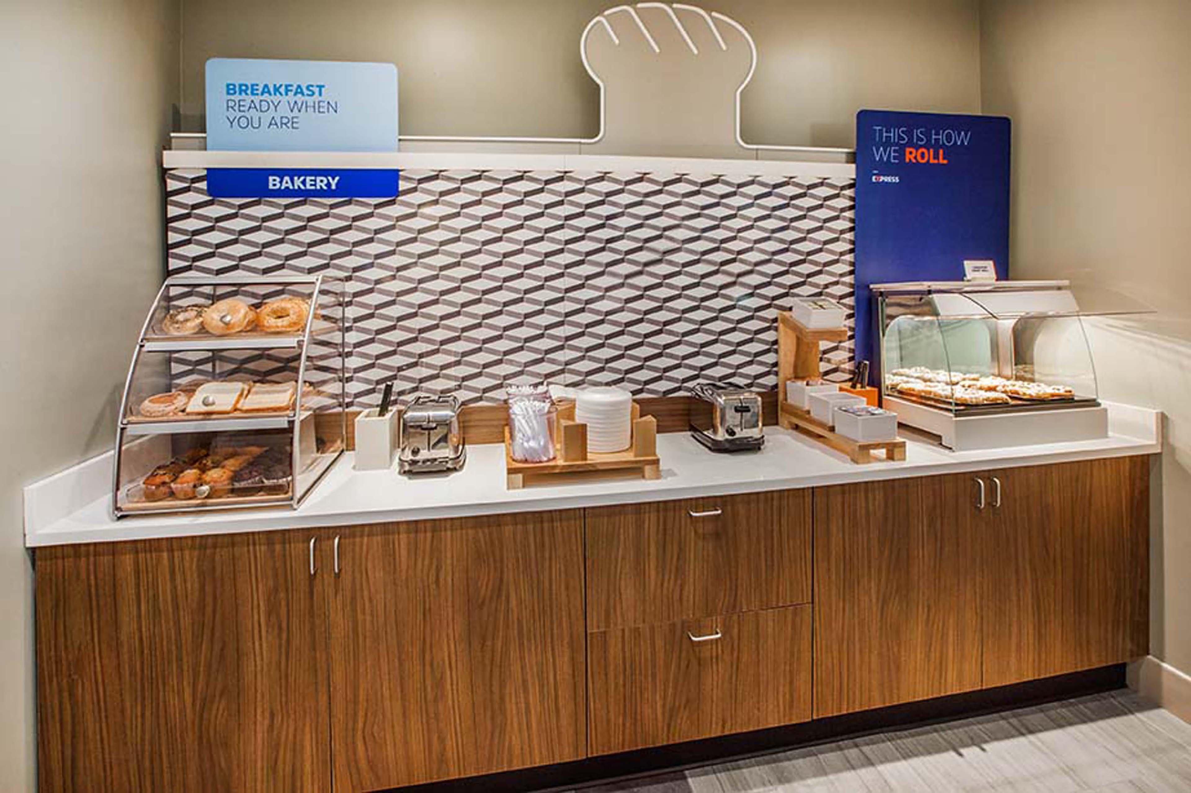 Express Airport-old Town By Ihg Hotel San Diego