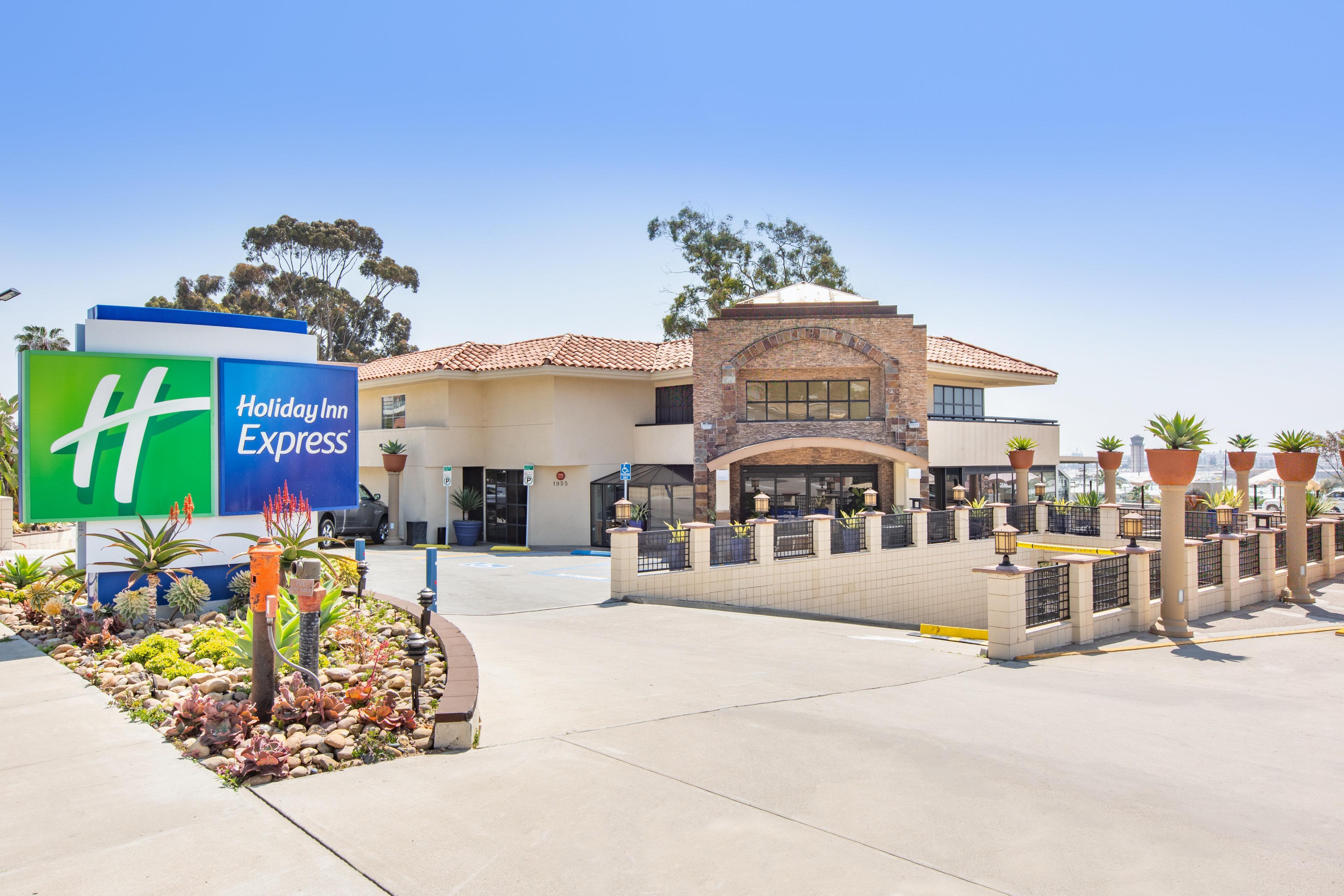 Hotel Express Airport-old Town By Ihg 2*